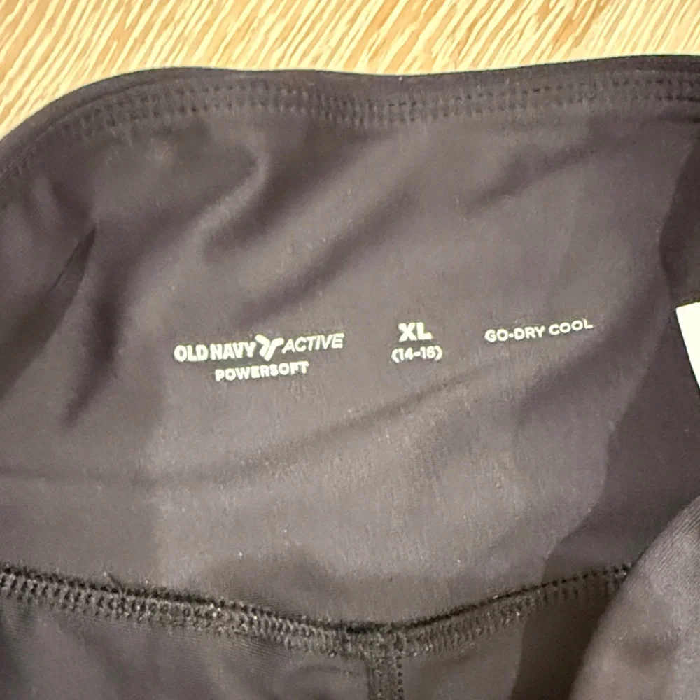 Girls Old Navy Black Athletic Skirt in Size XL (14-16)